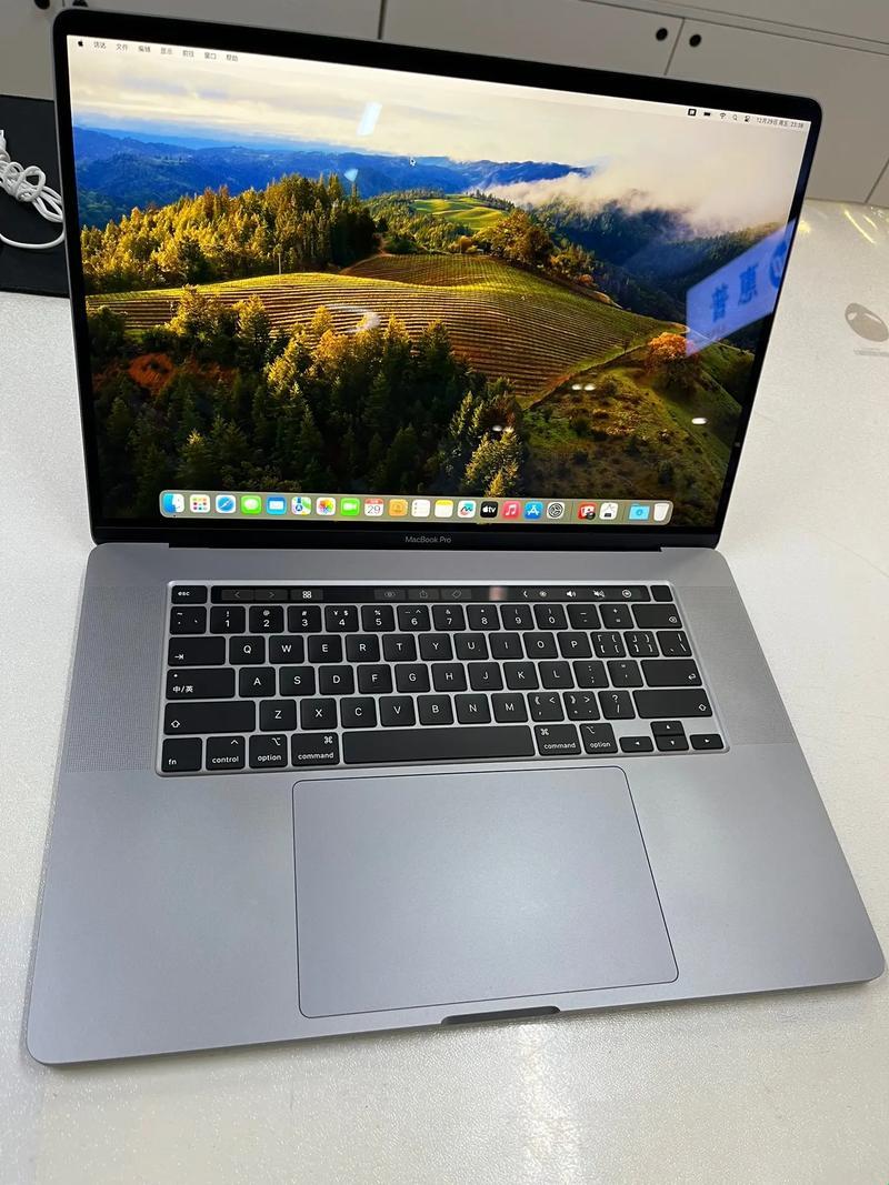 时尚界迷失：1316岁MacBook Pro的独辟蹊径之旅