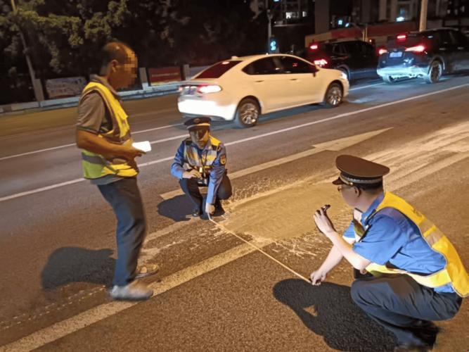 “滑行新时代：颠簸路上的智勇斗智”